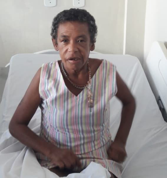 FOTO: Paciente permanece internada sem conhecimento familiar no Walfredo Gurgel