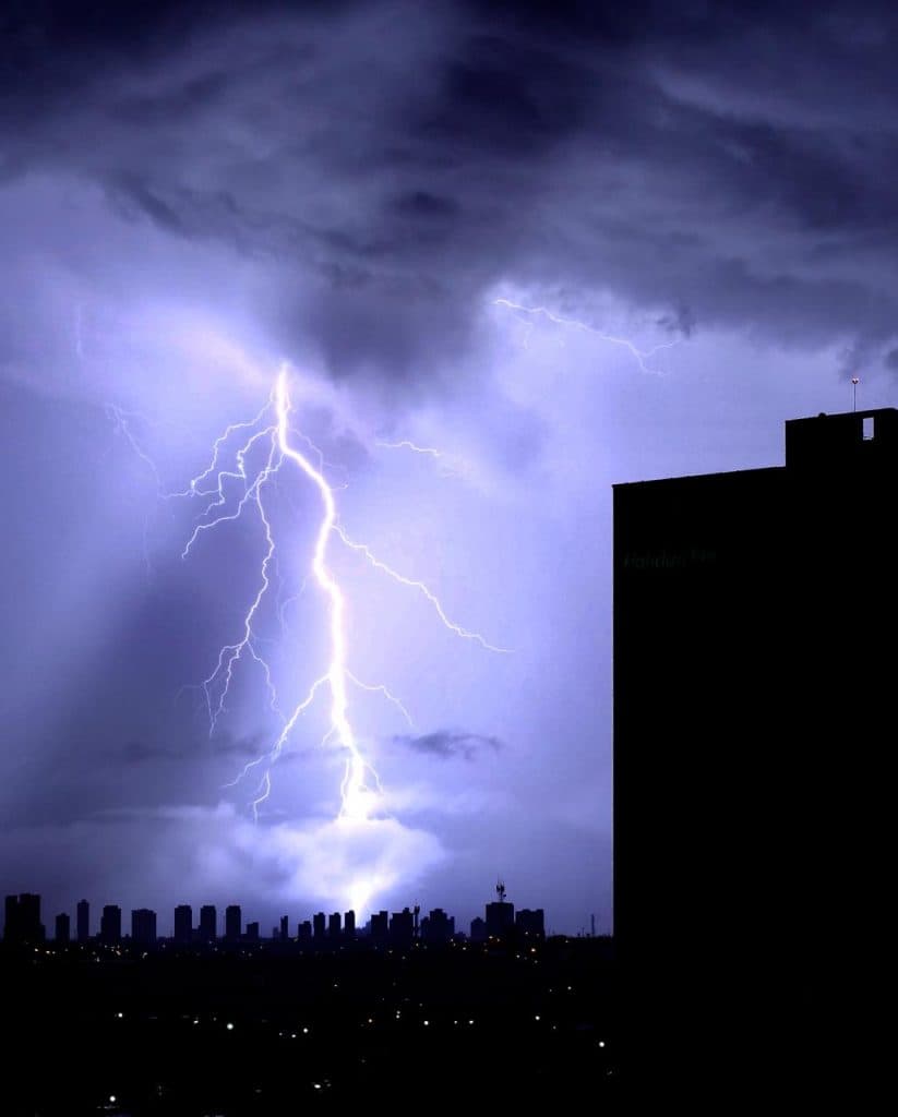 Noite de raios em Natal rende imagens impressionantes