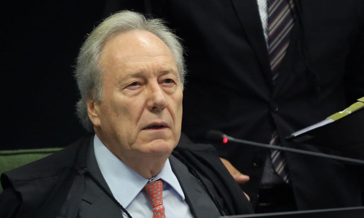Decisão no STF libera acordo individual para corte de salário e jornada, diz AGU