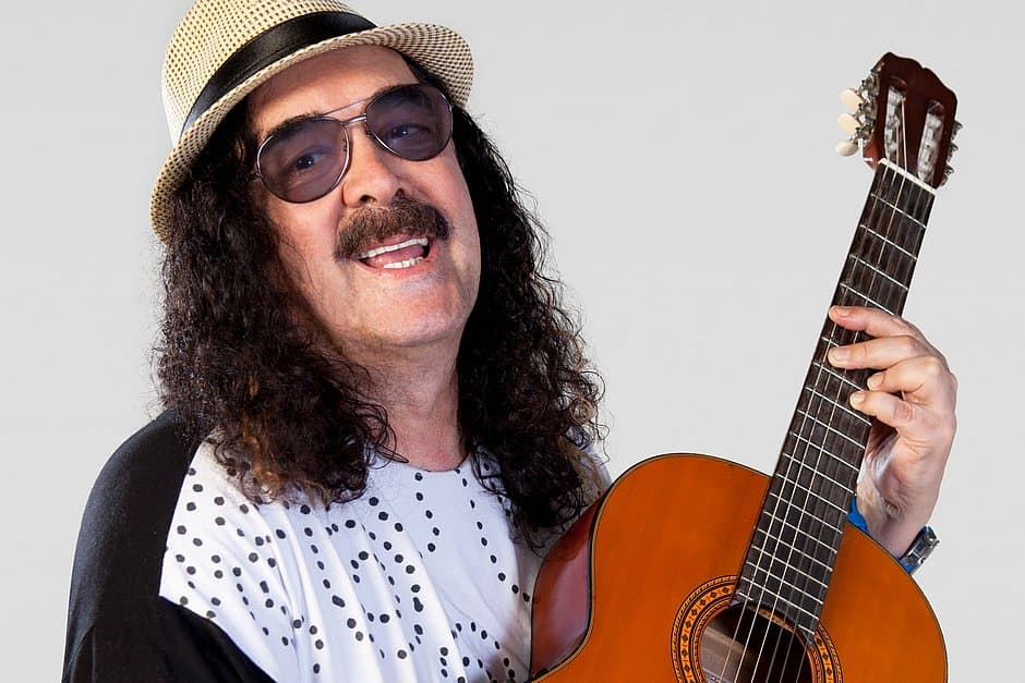 Morre o cantor e compositor Moraes Moreira