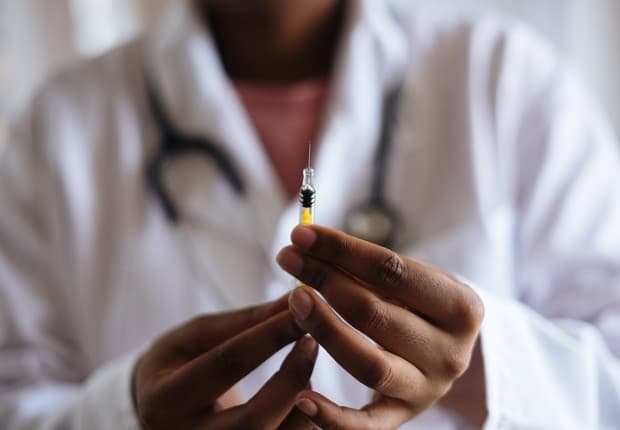 Vacinas contra coronavírus dão resultado positivo na Itália