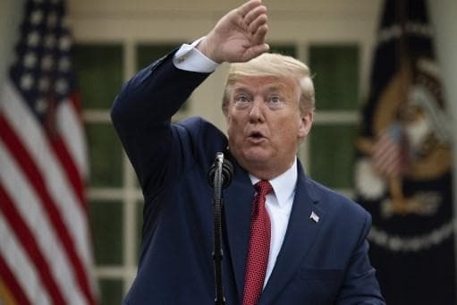 Trump ameaça "fechar" redes sociais após questionamento de seus tuítes