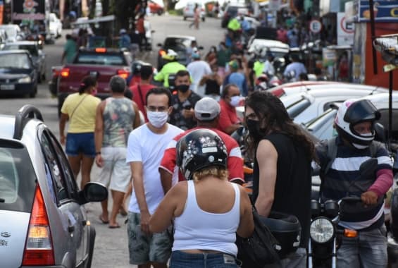 Após irregularidades encontradas pelas fiscalizações, Semurb alerta comerciantes do Alecrim para cumprimento de regras de prevenção a Covid-19