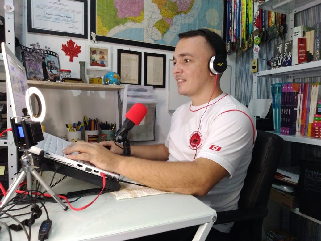 Aulas à distância: professores vivenciam os desafios e aprendizados da nova forma de educar em meio à pandemia