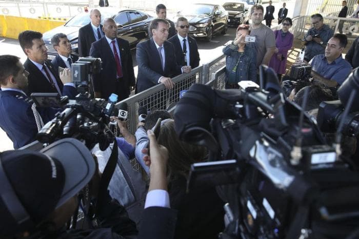 Globo e Folha suspendem plantão no Alvorada alegando "falta de segurança"