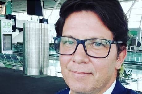 CULTURA: Bolsonaro convida ator Mario Frias, defensor ferrenho do governo, para assumir cargo de Regina Duarte