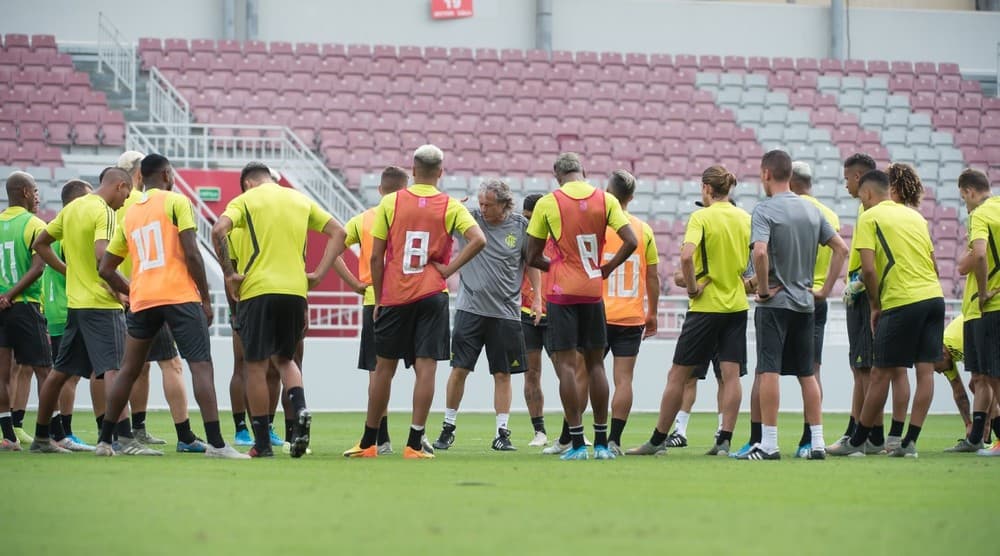 Flamengo anuncia acordo com jogadores para redução de 25% dos salários em maio e junho