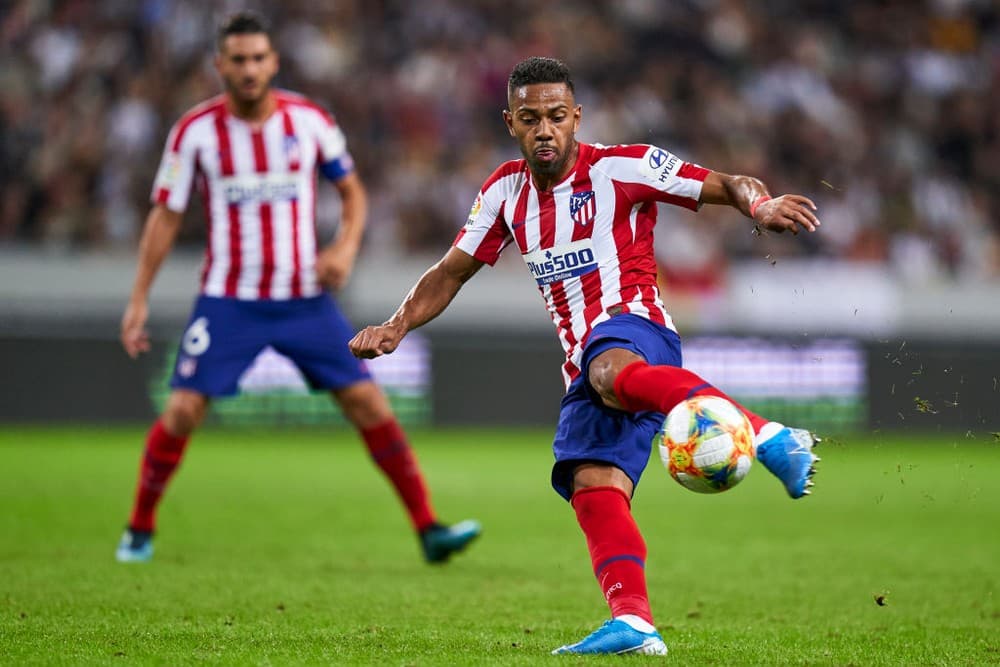 Lateral-esquerdo Renan Lodi, do Atlético de Madrid e da Seleção Brasileira, testa positivo para o novo coronavírus na Espanha