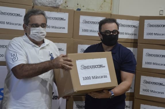 Sinduscon-RN doa 50 mil máscaras para o Município de Natal