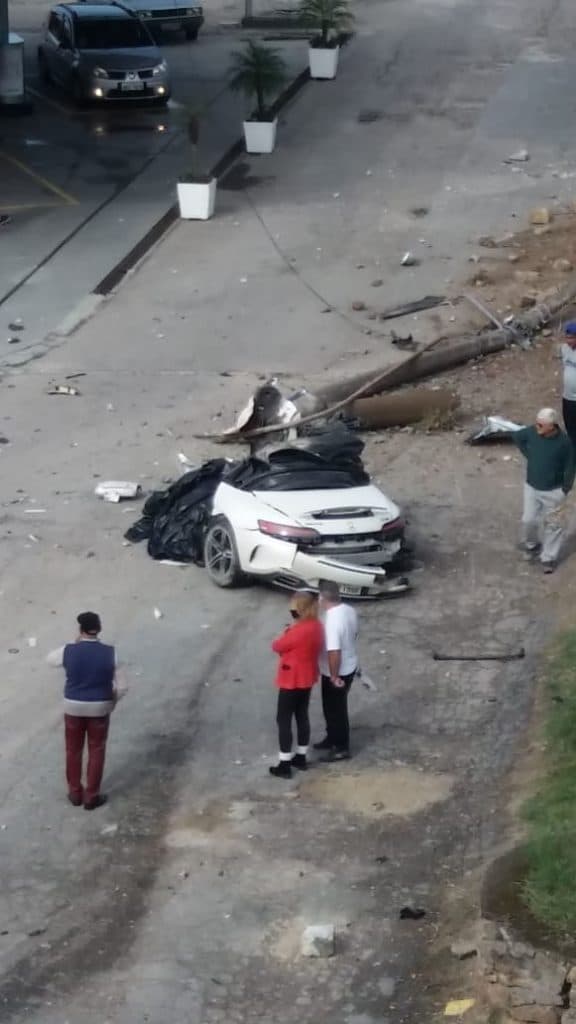 Homem morre após acidente que carro em alta velocidade se parte ao meio na BR-101, em SC