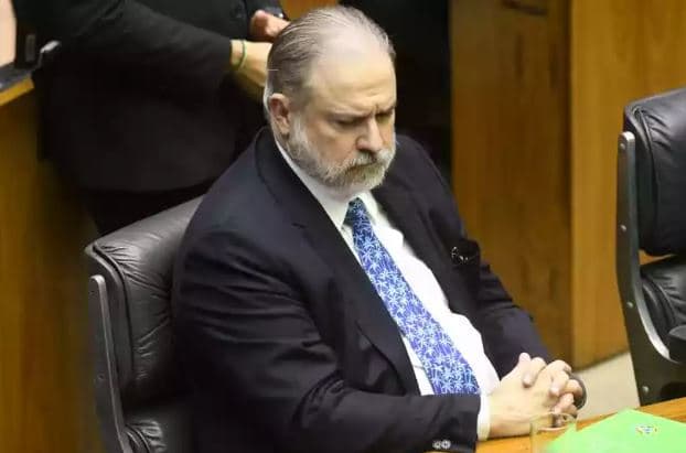 Aras diz que só 2% do inquérito das fake news atingem investigados com foro privilegiado