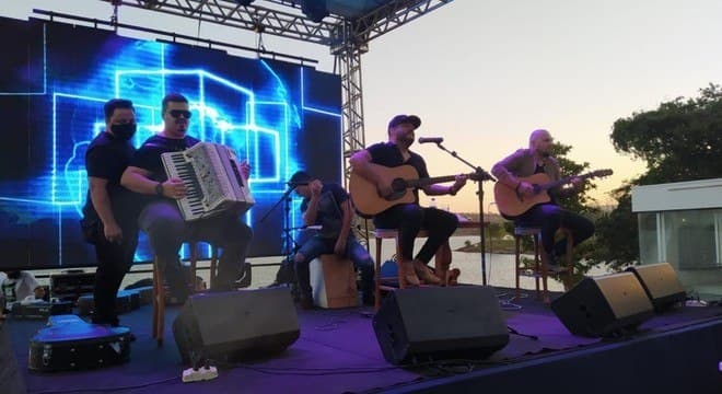 Festa clandestina com show de Bruno, que forma dupla com Marrone, acaba na Polícia