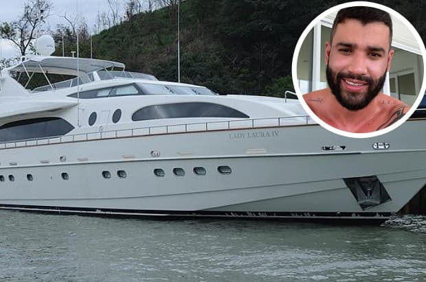 Gusttavo Lima compra iate de luxo de Roberto Carlos, o Lady Laura IV, estimado em R$ 25 milhões