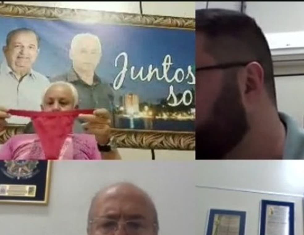 VÍDEO: Vereador é flagrado cheirando calcinha durante sessão em Bragança Paulista