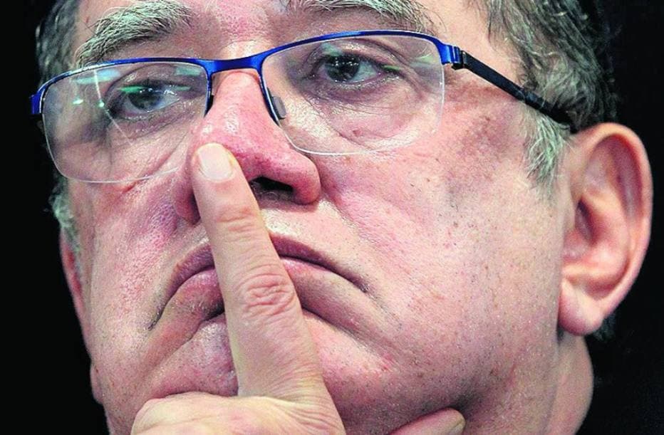 Gilmar Mendes cometeu crime de ofensa às Forças Armadas, dizem Defesa e Exército à PGR