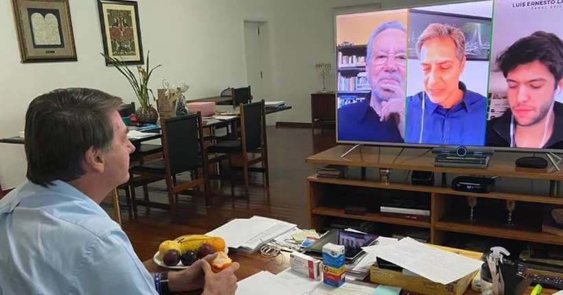 VÍDEO: Live Lacombe, Alexandre Garcia e Caio Copolla bateu recordes em transmissão na plataforma do Youtube e foi assistida por Bolsonaro