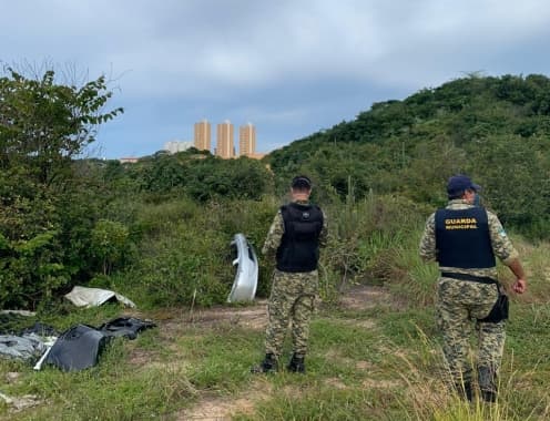 FOTO: Guarda Municipal localiza desmanche de veículos dentro de Zona de Proteção Ambiental, em área de difícil localização do Parque da Cidade do Natal