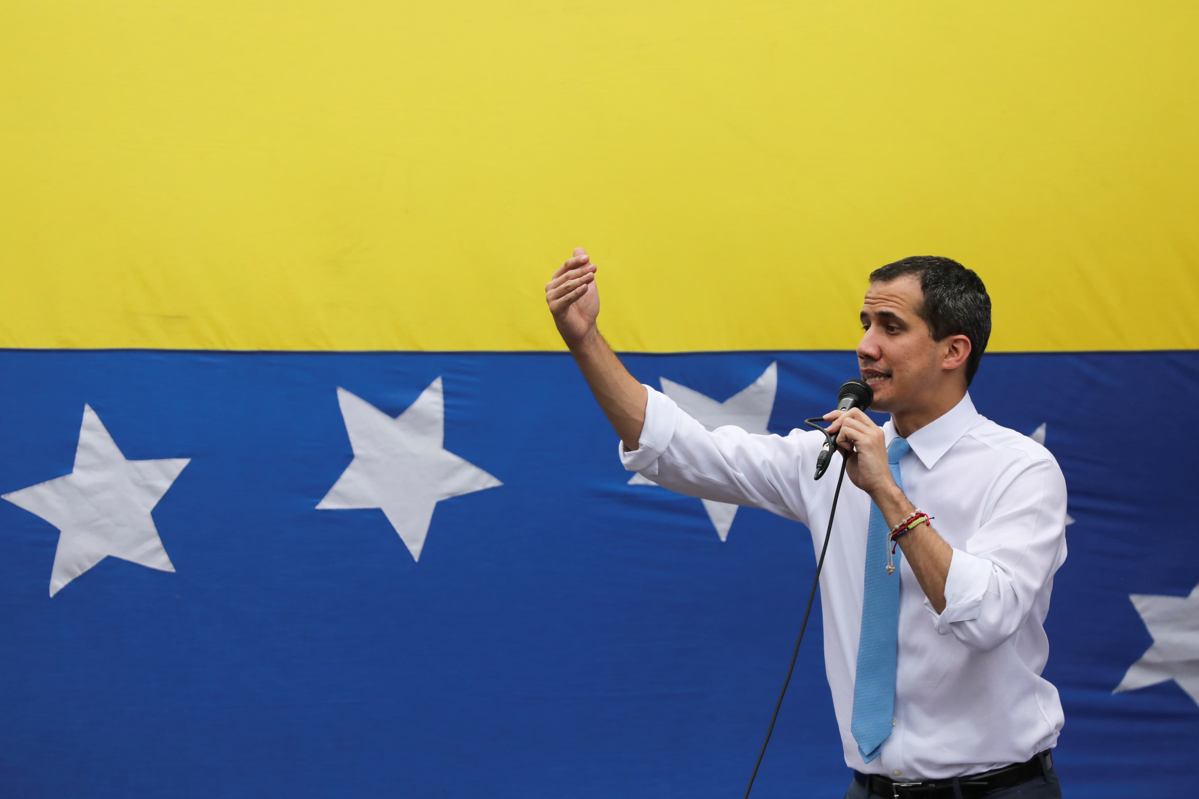 Justiça britânica reconhece Juan Guaidó como presidente e retira de Maduro controle de ouro venezuelano em Londres