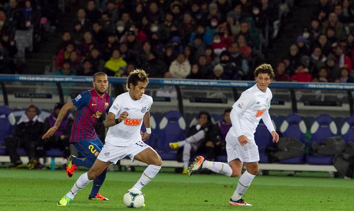 Barcelona anuncia vitória sobre Santos em disputa jurídica por Neymar