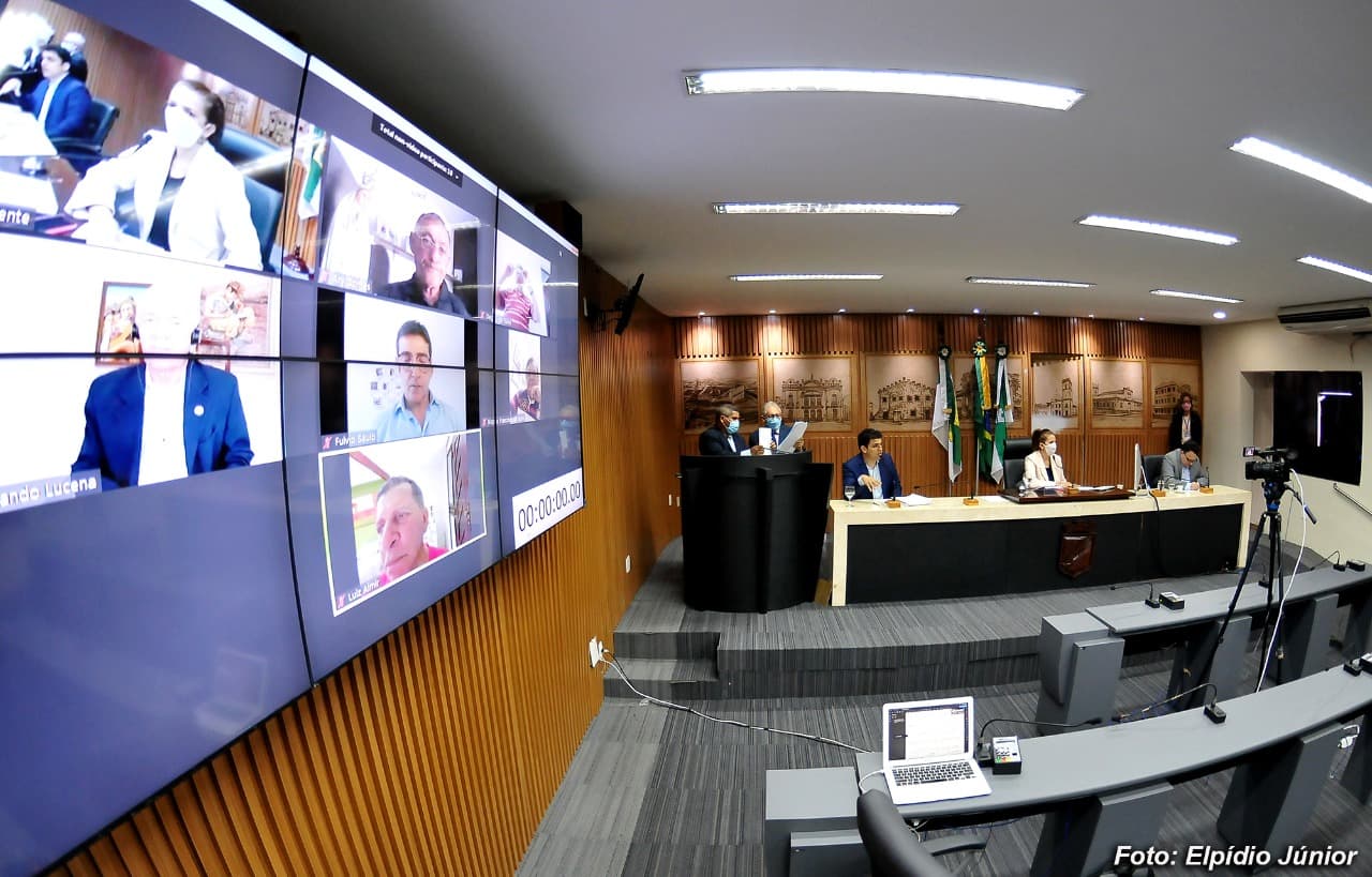 Vereadores aprovam projeto para identificação de terrenos baldios em Natal