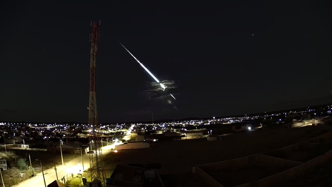 VÍDEO: Meteoro brilhante é visto no céu do Nordeste