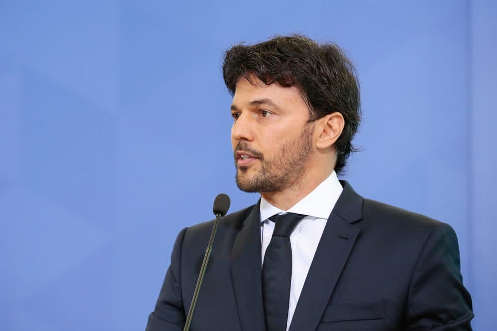 Artigo de colunista da Folha é ataque claro à instituição da Presidência, diz ministro das Comunicações