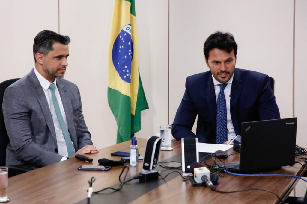 Ministro Fábio Faria divulga lista de municípios potiguares que receberão internet banda larga móvel em parceria da Anatel com a Tim