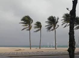 Marinha emite novo alerta de ventos de até 61 km/h no litoral do RN até esta quinta