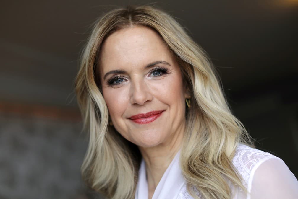 Atriz Kelly Preston, mulher de John Travolta, morre aos 57 anos