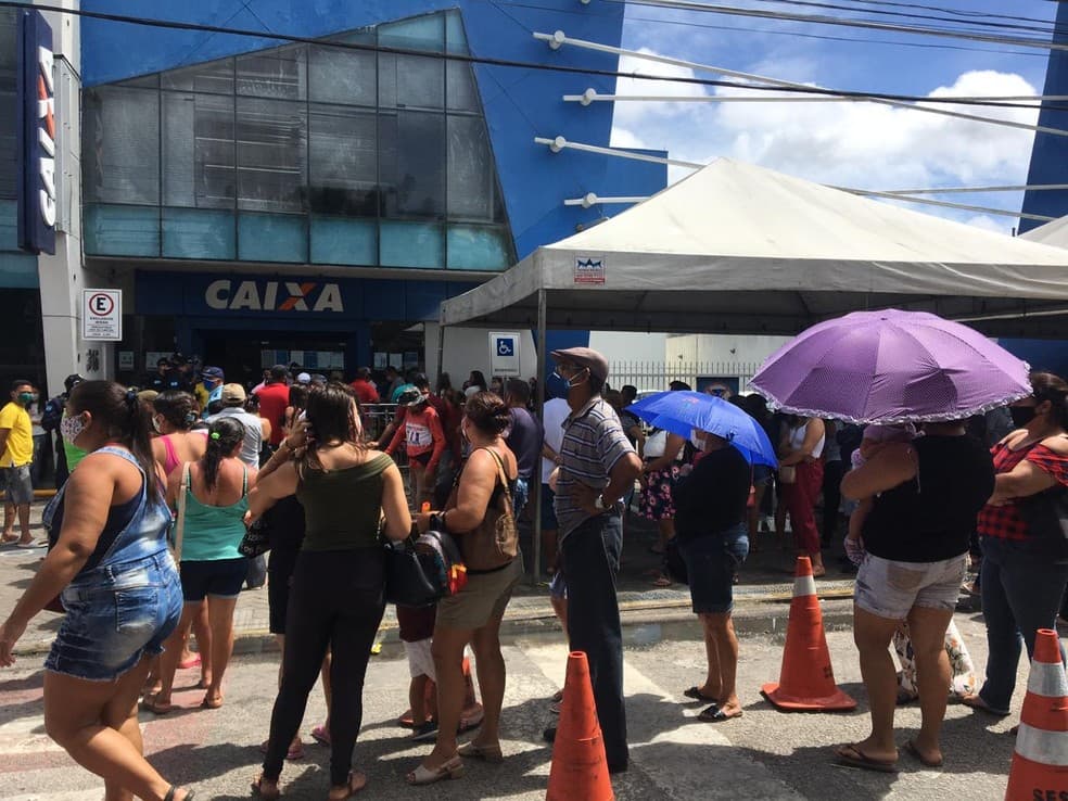 Grande Natal volta a registrar longas filas para saque do auxílio emergencial