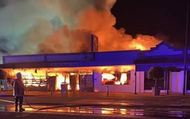 Dono incendeia supermercado para ‘acabar com o coronavírus'