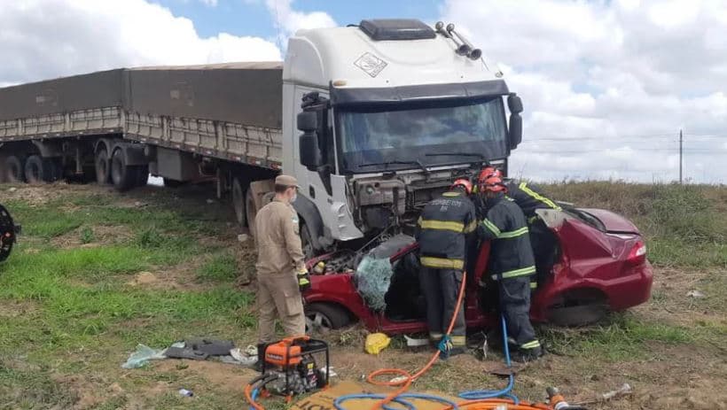 Quatro pessoas morrem em acidente na BR-304, em Santa Maria