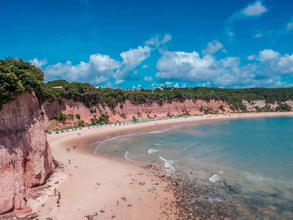 PIPA: Baía dos Golfinhos é considerada uma das 10 melhores praias da América do Sul