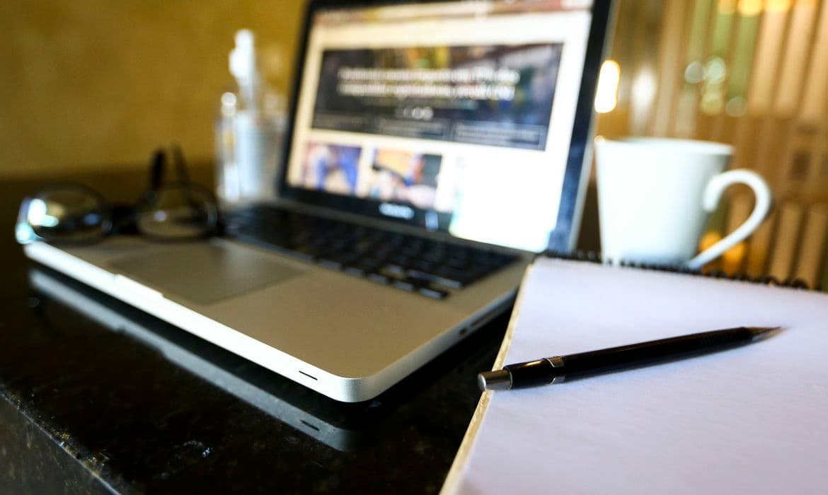 UFRN retoma aulas remotas com casos de alunos isolados no interior sem internet e estrutura para acompanhamento