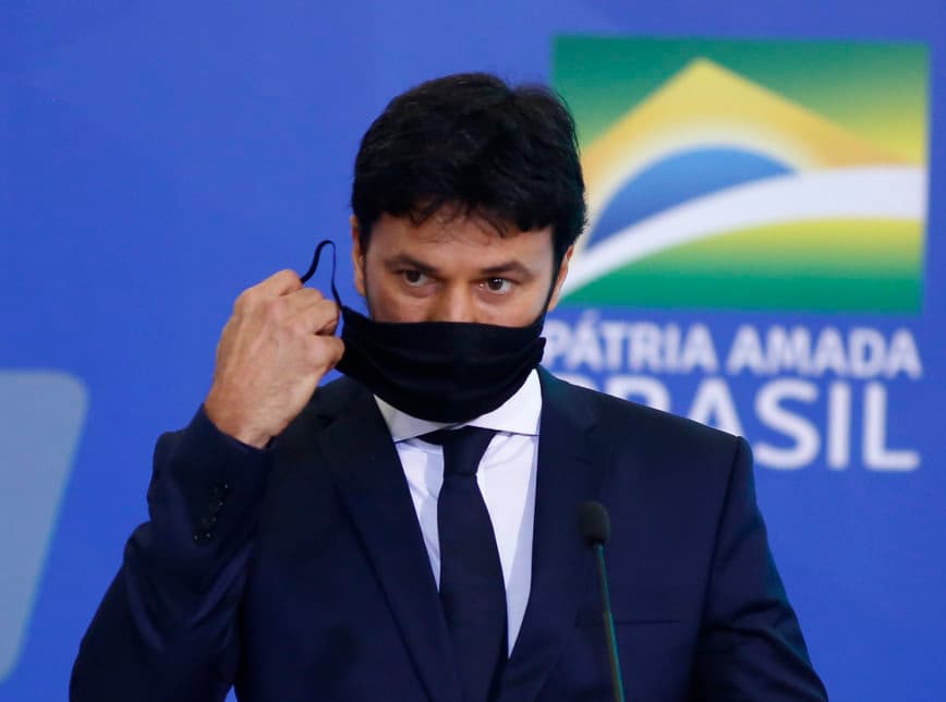 Ministro afirma que governo não negociará com quem faz greve por ‘auxílio-peru’
