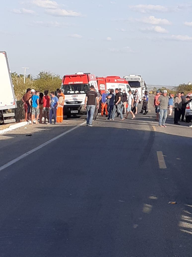 Acidente na BR-304, entre Mossoró e Assu, deixa duas pessoas mortas e outra gravemente ferida