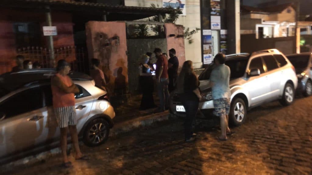 VÍDEO: Motorista colide em 4 veículos e ainda se chateia por terem chamado a polícia: "Tem que esperar uma guarnição chegar aqui?"