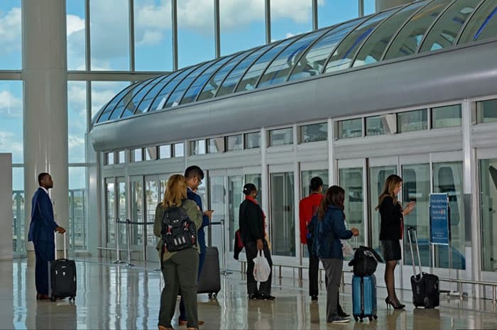 EUA retiram restrição de viagem para brasileiros