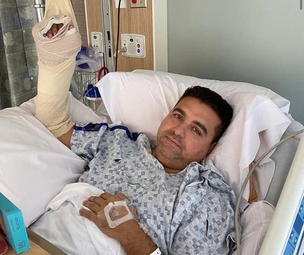 FOTO: Buddy Valastro, astro de reality de guloseimas Cake Boss, sofre grave acidente
