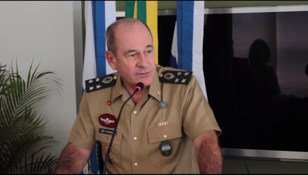 Míssil brasileiro de longo alcance está em fase final, diz ministro da Defesa