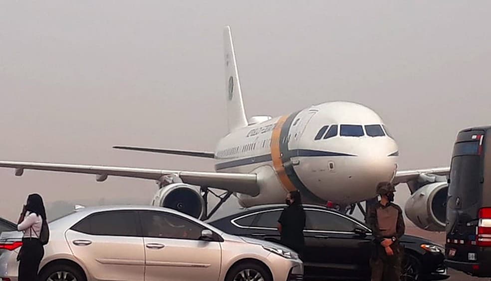 Administradora de aeroporto em Mato Grosso diz que havia fumaça no momento do pouso de avião com Bolsonaro, arremetido por baixa visibilidade