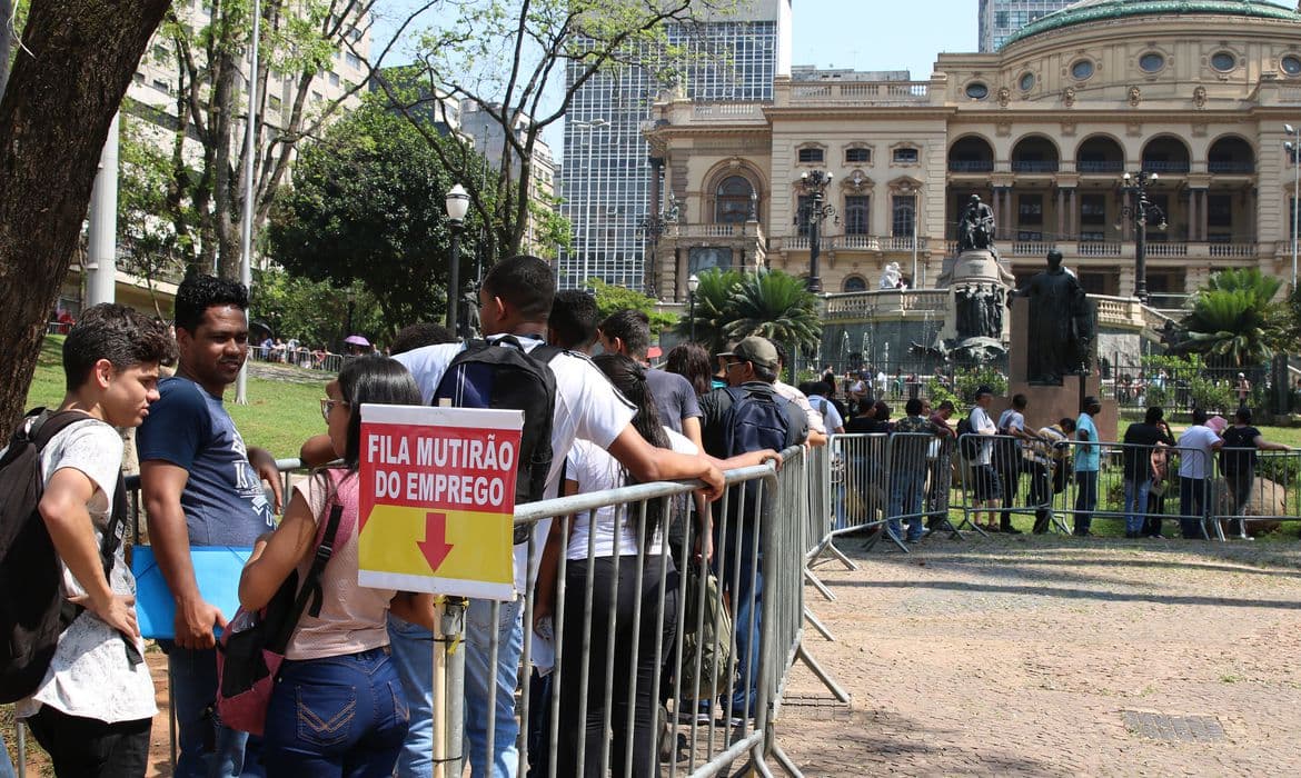 MANUTENÇÃO - EMPREGO: Programa do governo federal de suspensão de contrato e redução de jornada é prorrogado