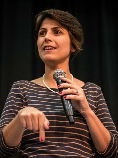 Em debate em Porto Alegre, ex de Manuela d'Ávila a acusa de traição
