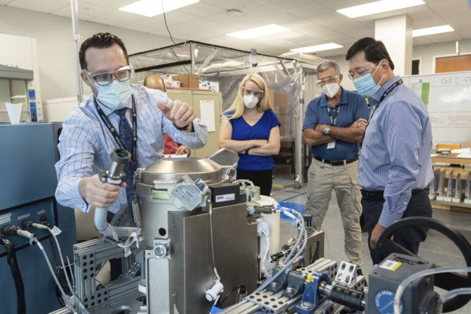 NASA vai enviar sanitário de US$ 23 milhões, feito de titânio, para a Estação Espacial Internacional