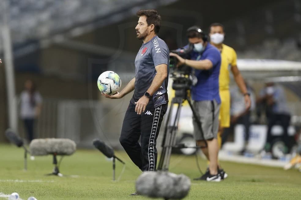 Técnico Ramon Menezes é demitido no Vasco
