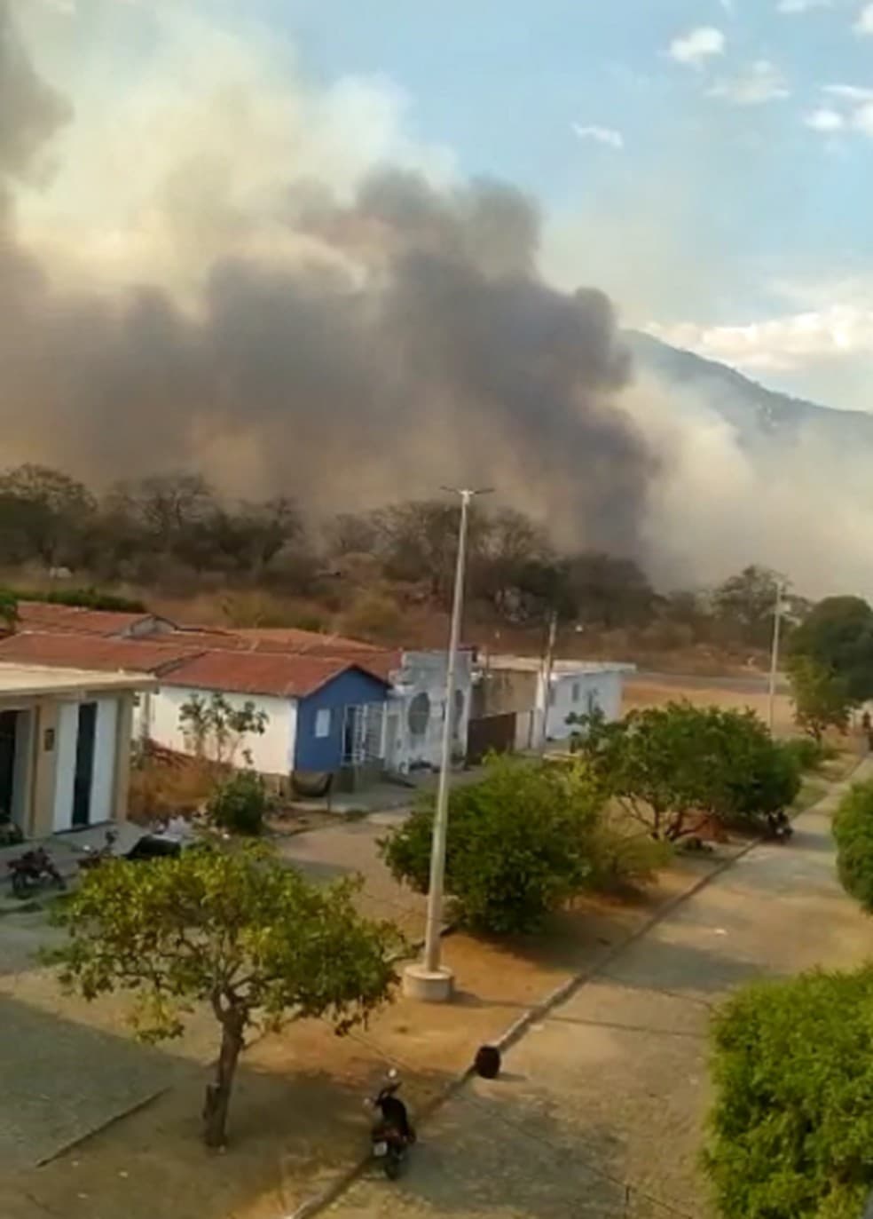 FOTOS: Incêndio florestal atinge mais de 3 mil hectares e parte de reserva de proteção ambiental Seridó
