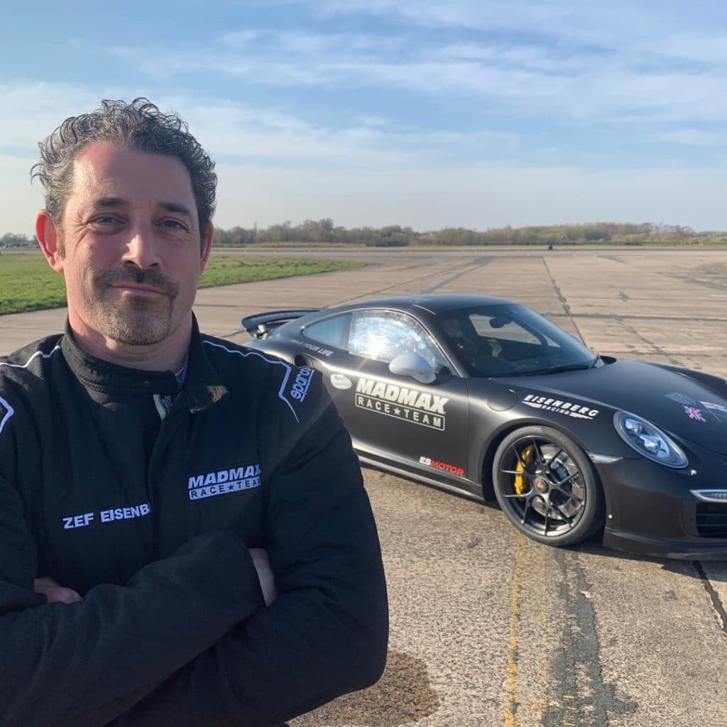 Milionário fanático por carros de corrida morre ao tentar quebrar recorde de velocidade na Inglaterra