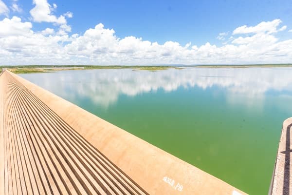 Serviço na Barragem Armando Ribeiro Gonçalves pode reduzir abastecimento de água em 16 cidades até terça-feira, diz Caern