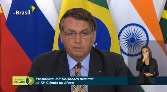 Bolsonaro diz que Brasil divulgará lista de importadores de madeira ilegal; presidente critica ataques que país sofre por queimadas