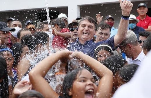 Bolsonaro garante que águas do Rio São Francisco chegarão ao RN em 2021